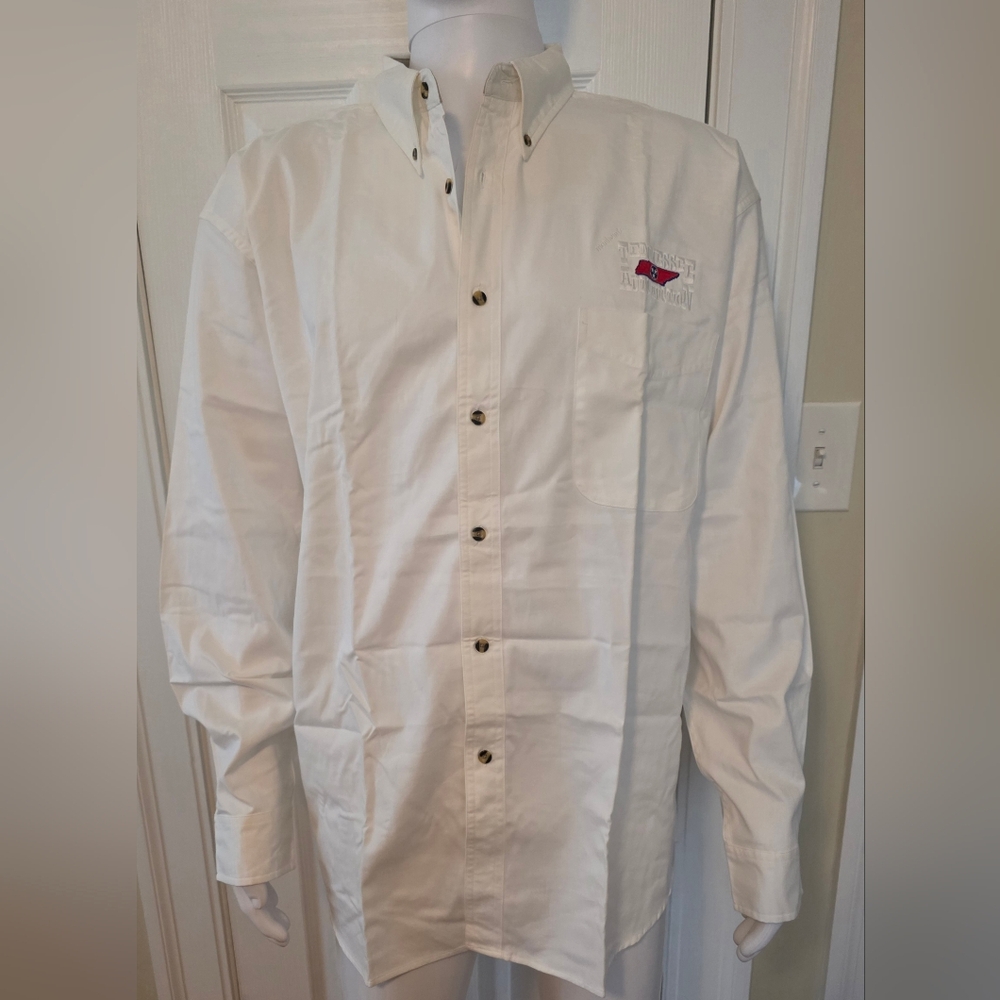 Forest & Hue Tennessee Auto Auction Men's XXL White Casual Button-Down Shirt
